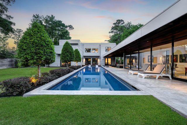 8317 Hunters Creek Drive, Hunters Creek Village, TX 77024