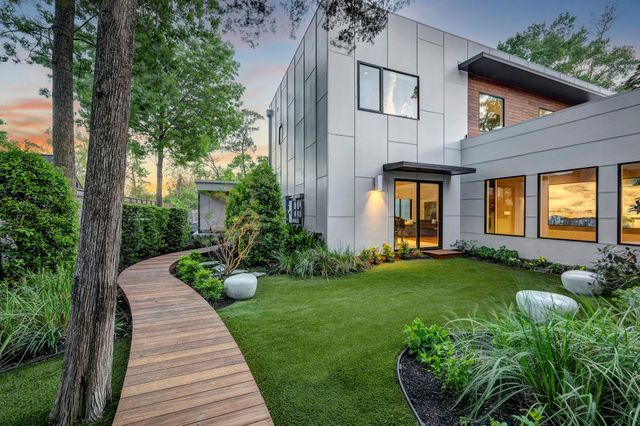 8317 Hunters Creek Drive, Hunters Creek Village, TX 77024