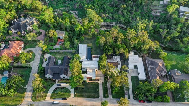 8317 Hunters Creek Drive, Hunters Creek Village, TX 77024