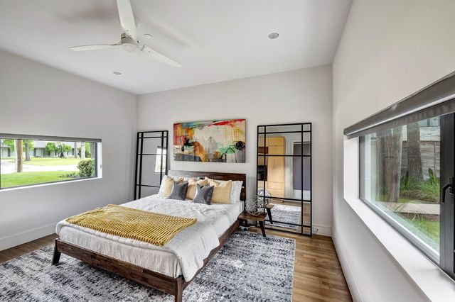 8317 Hunters Creek Drive, Hunters Creek Village, TX 77024