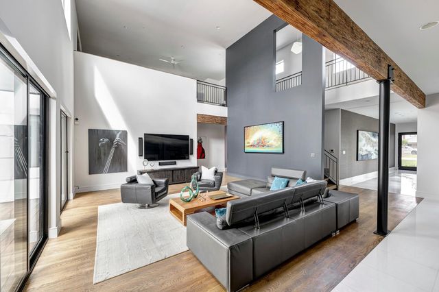 8317 Hunters Creek Drive, Hunters Creek Village, TX 77024