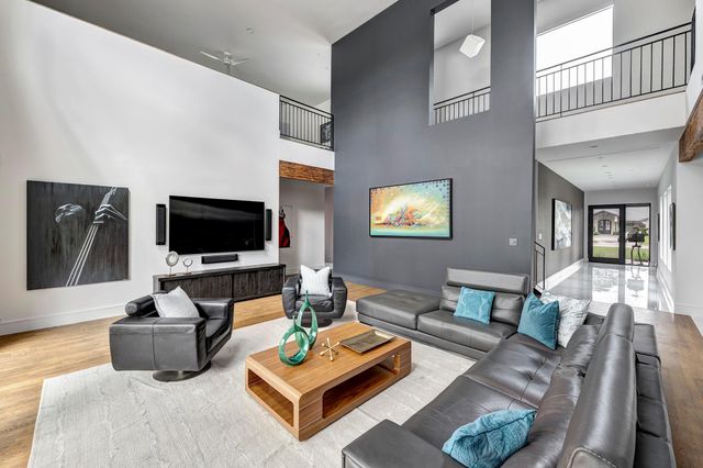 8317 Hunters Creek Drive, Hunters Creek Village, TX 77024