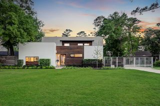 8317 Hunters Creek Drive, Hunters Creek Village, TX 77024