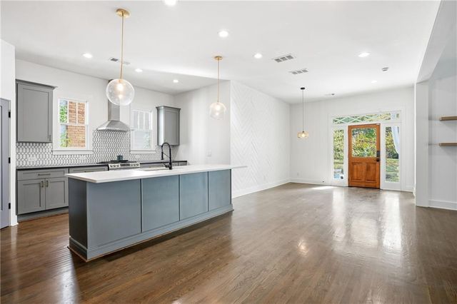 1025 Oak SW Street, Atlanta, GA 30310