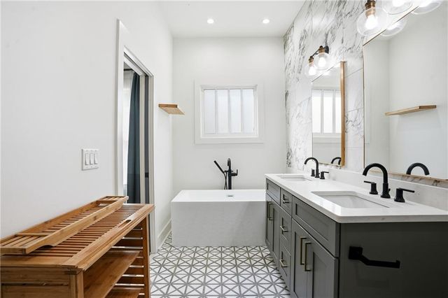 1025 Oak SW Street, Atlanta, GA 30310