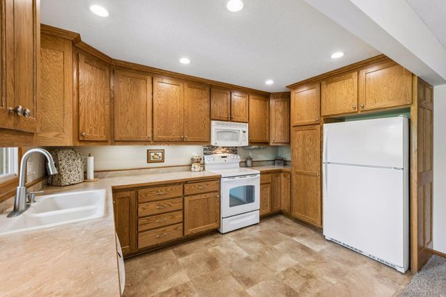 10805 99th Place N, Maple Grove, MN 55369