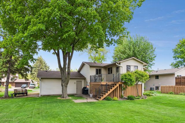 10805 99th Place N, Maple Grove, MN 55369