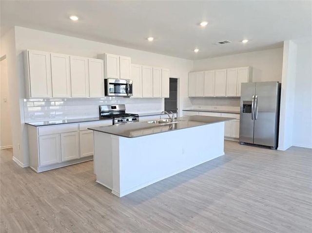 1816 Boggy Creek Ranch RD, Georgetown, TX 78628