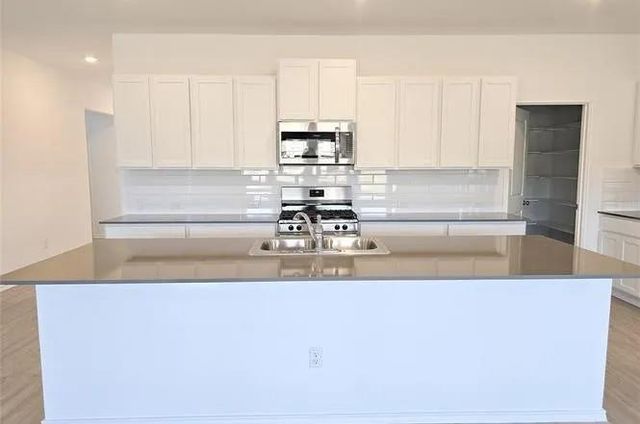 1816 Boggy Creek Ranch RD, Georgetown, TX 78628
