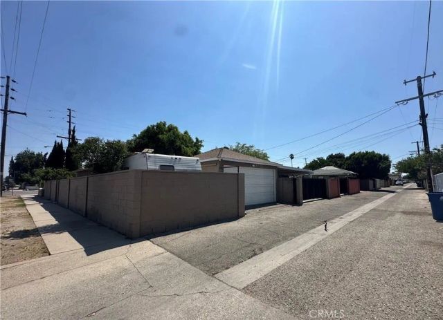 10673 Saticoy, Sun Valley, CA 91352