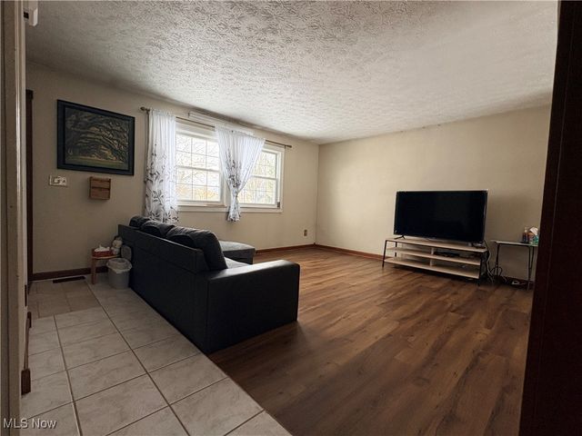 3287 Fillmore Drive, Brunswick, OH 44212