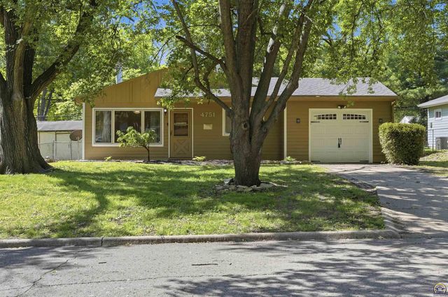 4751 SW 17th TER, Topeka, KS 66604