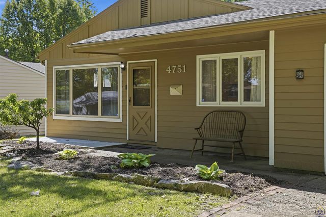 4751 SW 17th TER, Topeka, KS 66604