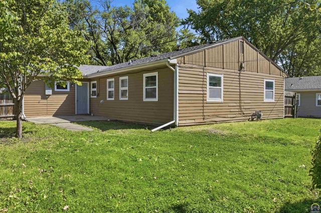 4751 SW 17th TER, Topeka, KS 66604