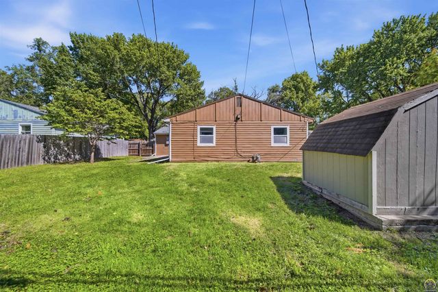 4751 SW 17th TER, Topeka, KS 66604