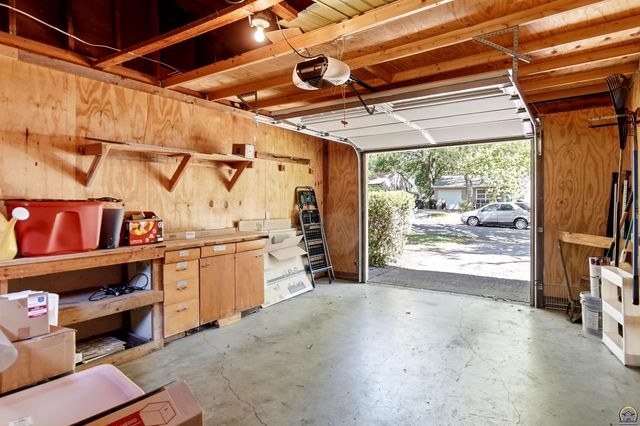 4751 SW 17th TER, Topeka, KS 66604