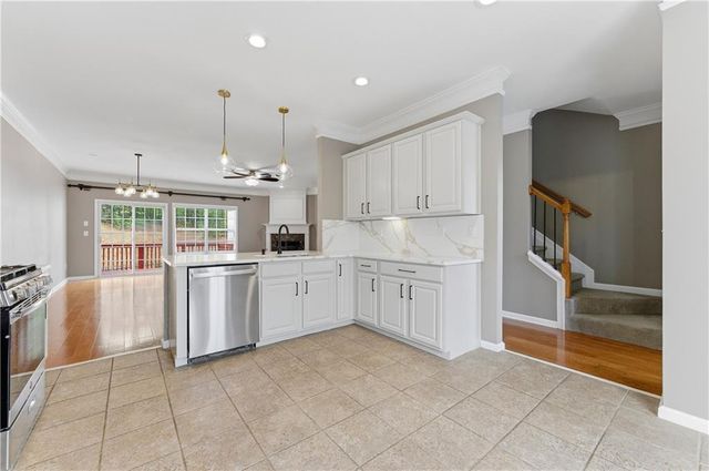 7856 Kiverton Place, Atlanta, GA 30350
