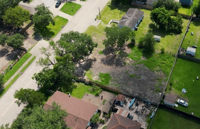 306 Present Street, Stafford, TX 77477