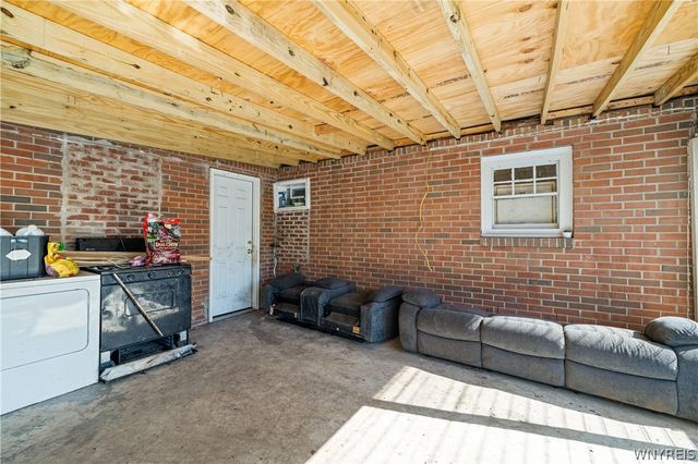 120 Leonard Post Drive, Cheektowaga, NY 14211