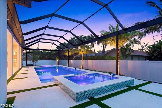 2315 SW 50th LN, Cape Coral, FL 33914