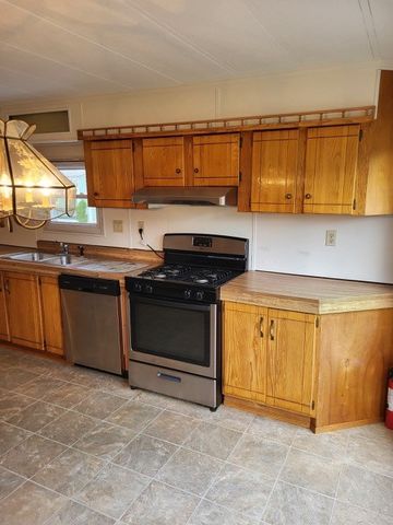 15 Friar Tuck Lane, Coventry, RI 02816