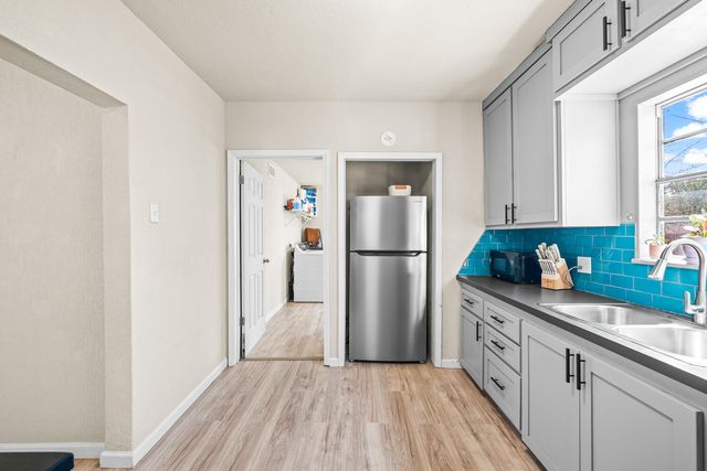 435 W Lynn Street, Slaton, TX 79364