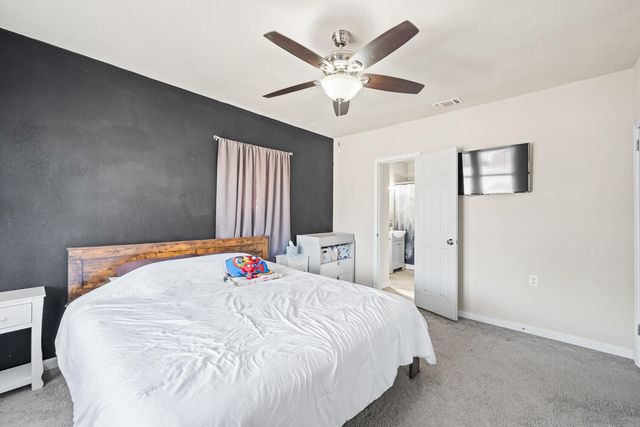 435 W Lynn Street, Slaton, TX 79364