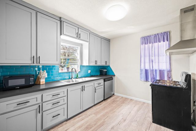 435 W Lynn Street, Slaton, TX 79364