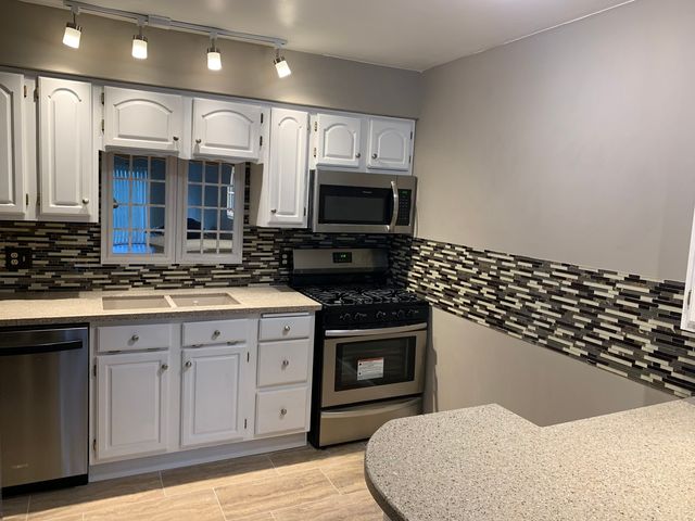 5000 Carriageway Drive 315, Rolling Meadows, IL 60008