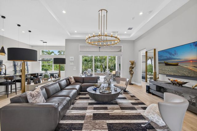 9964 SEAGRASS Way, Palm Beach Gardens, FL 33412