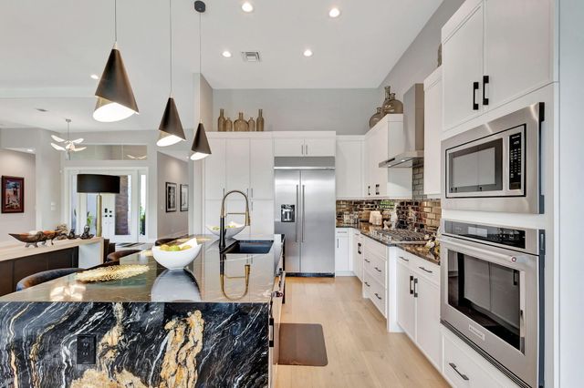 9964 SEAGRASS Way, Palm Beach Gardens, FL 33412