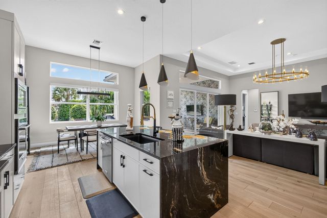 9964 SEAGRASS Way, Palm Beach Gardens, FL 33412