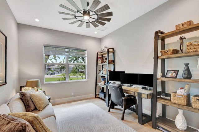 9964 SEAGRASS Way, Palm Beach Gardens, FL 33412