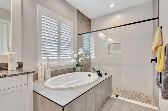 9964 SEAGRASS Way, Palm Beach Gardens, FL 33412