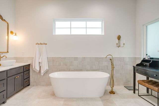 2417 E Lake Drive, Weatherford, TX 76087