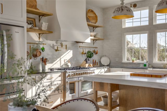 2417 E Lake Drive, Weatherford, TX 76087