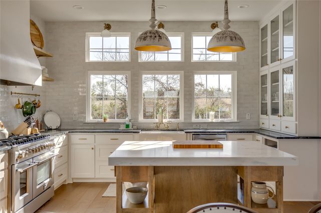 2417 E Lake Drive, Weatherford, TX 76087