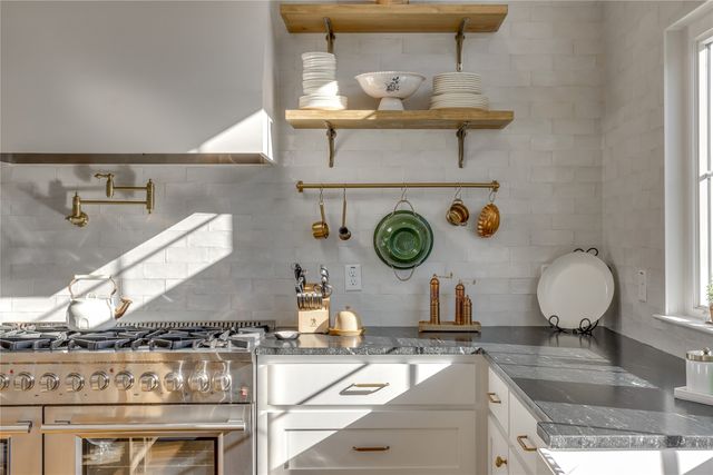 2417 E Lake Drive, Weatherford, TX 76087