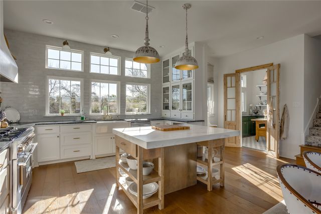 2417 E Lake Drive, Weatherford, TX 76087