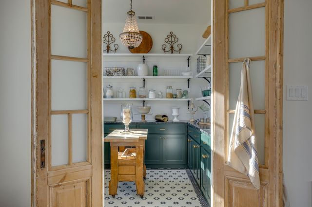 2417 E Lake Drive, Weatherford, TX 76087