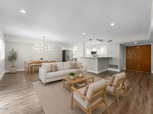 385 S Oakland Avenue 304, Pasadena, CA 91001