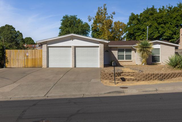 11709 El Solindo Avenue NE, Albuquerque, NM 87111