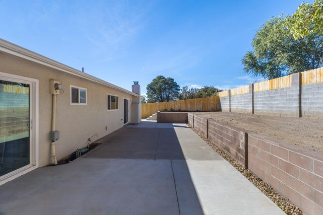 11709 El Solindo Avenue NE, Albuquerque, NM 87111