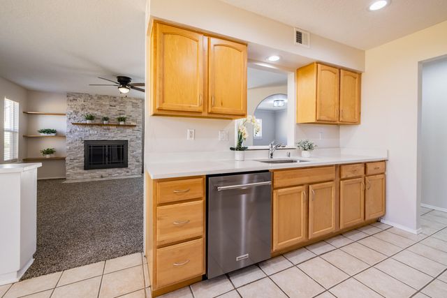 11709 El Solindo Avenue NE, Albuquerque, NM 87111