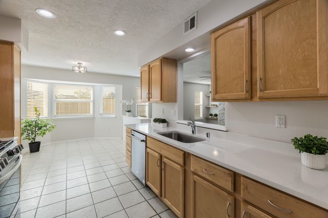 11709 El Solindo Avenue NE, Albuquerque, NM 87111