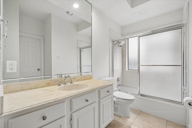 2214 Nantucket Drive D, Houston, TX 77057