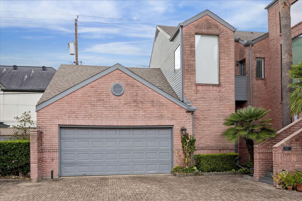 2214 Nantucket Drive D, Houston, TX 77057