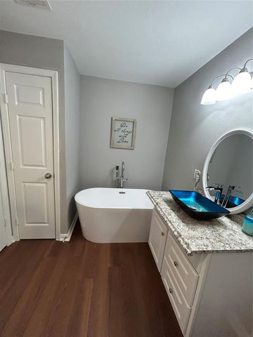 8018 Chateau Street, Houston, TX 77028