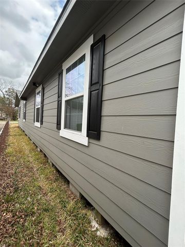 8018 Chateau Street, Houston, TX 77028