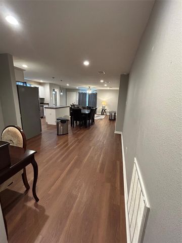 8018 Chateau Street, Houston, TX 77028